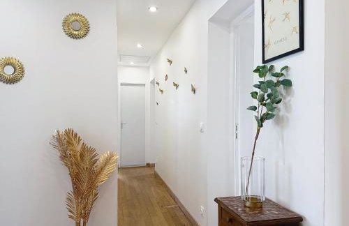 Le Baron Rouge - T4 Élégant & Spacieux - Parking Privé - 6 personnes - Climatisation - Centre ville de Saint-Etienne - Foto 10