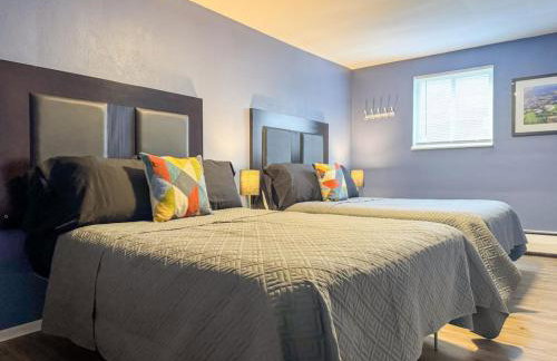 8 Large Apartments with 12 Bedrooms and Parking and WIFI - Foto 2