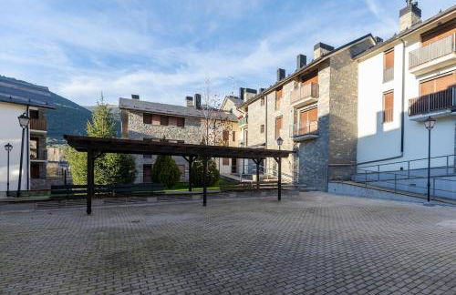 El Nido del Pirineo Estilo y Calidez en Villanúa - Foto 23