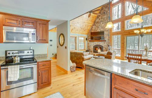 Hike, Ski and Raft Terra Alta Cabin with Large Deck - Foto 8