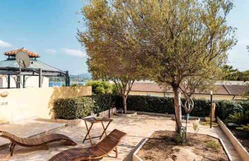 Casa Olivia - Casa indipendente nel centro di Cannigione a 3 minuti a piedi dal lungomare, 5 minuti a piedi dalla spiaggia più vicina e vicinissima alle spiagge più belle della Costa Smeralda - Foto 2