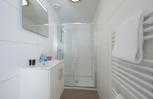 Modern Lodge With Dishwasher, Near Helmond - Photo 18