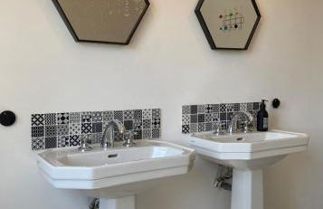 Signature topfloor flat in a shared XIX century Mansion in Western Paris - Foto 14