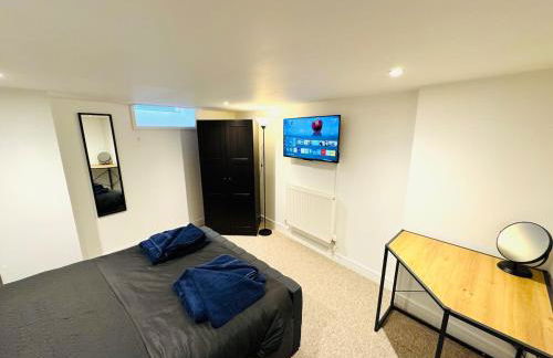 NEW Central Ryde Retreat, Melville Duplex, short walk to Beach Sleeps 6 - Foto 48