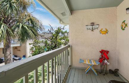 Beach access close to Walmart, Bowling,skating and Game room - Photo 58