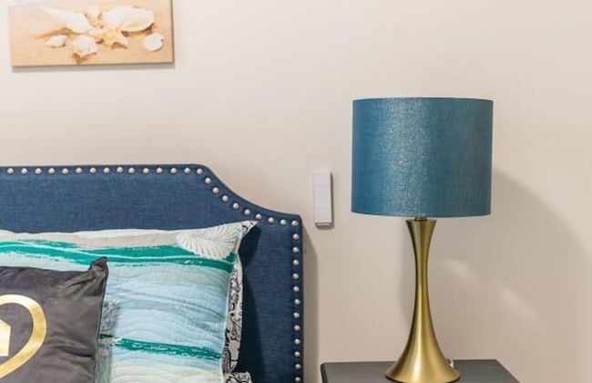 3BR 2 5BA Townhome 1 min to the Beach BBQ Parking - Foto 2