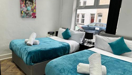 4 bed 4 bath House with Free Parking, 5 Mins to LFC and 15 Mins to City Centre - Foto 1