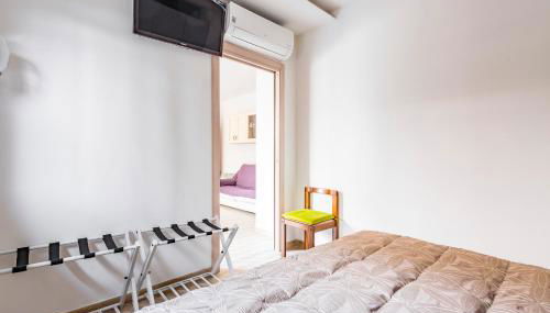 Piano Terra Moderno con Ampi Spazi e Luminosità - Foto 3