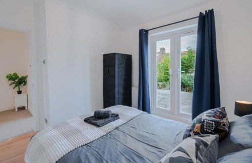 Cosy 3BR House by D3 Short Stay, Sleeps 8, Free on-site Parking & Garden - Foto 22