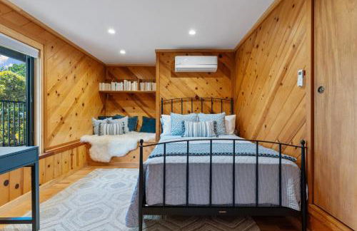 Serene Oceanview Escape with Expansive Deck home - Foto 34