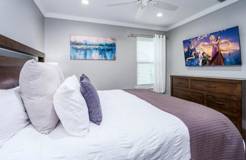 Gorgeous Modern 6BR South Facing Private Pool Hot Tub BBQ Theater 2 Miles Disney - Foto 19