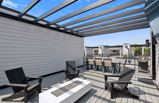 New Modern Townhome With Rooftop Patio 2 Bedroom Townhouse by RedAwning - Foto 24