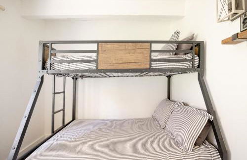 Sprocket Hollow Treetop A-Frame Log Cabin - Foto 25