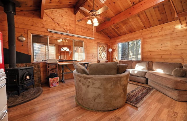 Charming Mountain Getaway - Photo 7