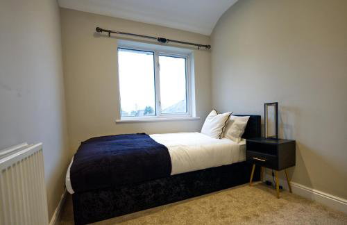 Luxury Harborne Home, Perfect for Contractors & Families 5 Mins from QE & Uni - Photo 25