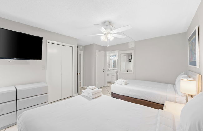 Edgewater Beach Resort #207 Tower 2 by Book That Condo - Foto 43