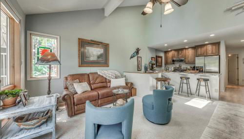 Cloudcroft Townhome on Golf Course with Deck! - Foto 3