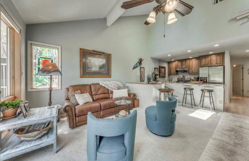 Cloudcroft Townhome on Golf Course with Deck! - Foto 3