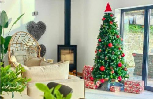 4 Bed Villa Sleeps 8 -private Terrace-free Parking - Foto 31