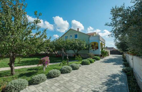 Holiday home Antonia with pool - Foto 1