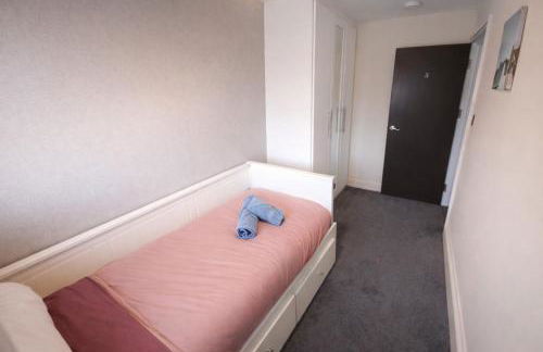 Spacious Modern 5 bedroom home near Heathrow Windsor - Foto 28