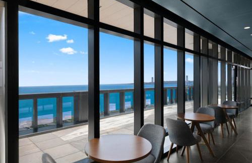 Modern Studio Oasis with High End Amenities - Photo 13