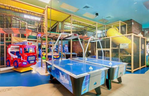 Modern 4BR Home in Regal Palms Resort near Disney - Foto 46