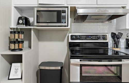 Amazing Escape King Bed BSU Parking Fire Pit - Photo 21