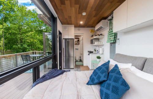 Modern Riverside Cabin w Hot Tub Fire Pit Kayaks - Foto 2