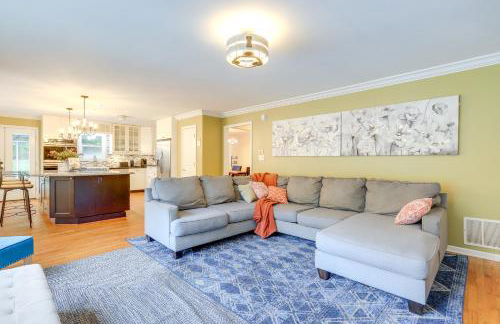 Spacious Stockbridge Manor Pool Table, 2 Kitchens - Foto 8