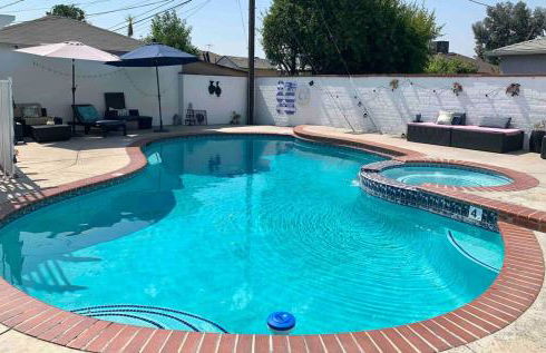 Tranquil Poolside Oasis with BBQ and Serene Ambiance - Foto 7