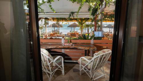 Lava Beach Suites - Foto 2