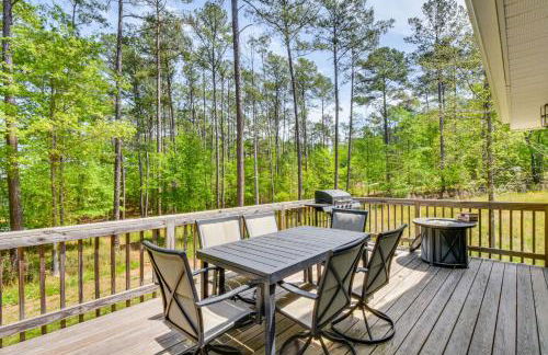 Waterfront Townville Home with Hot Tub and Dock! - Foto 31