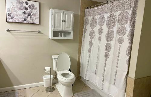 Greensboro Get-together, K Bed, Secret Playroom, central location - Foto 46