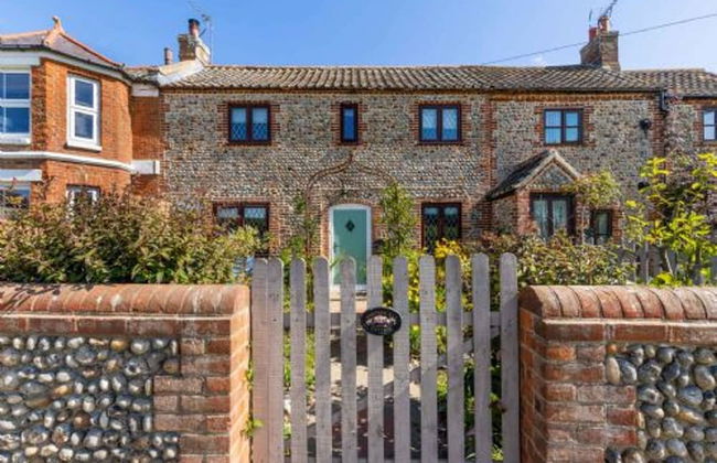 Host Stay Honeysuckle Cottage - Photo 21