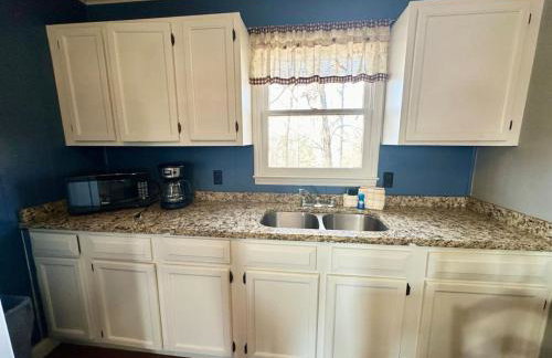 Cottage 16 Lees Ford Marina - Photo 4