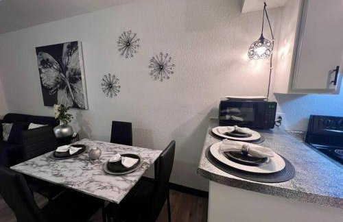 Chic & Cozy 2 bedroom - 1 bathroom - RATED BEST - Foto 17