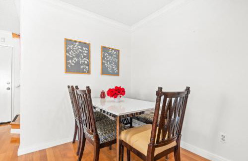 5bed 3bath Private gated community home 7miles to Downtown La close to Disney - Photo 33