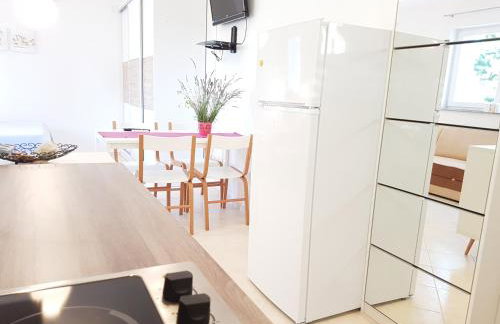 Olive Apartments - Photo 9