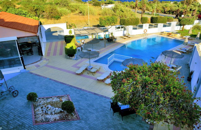 Maroula Studios - Photo 19