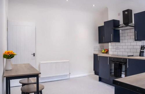 Recently renovated stylish home parking - Pass the Keys - Photo 12