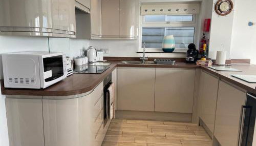 Contemporary Beachfront Bungalow With Direct Access to the Sea - Foto 5, stove, dishwasher, toaster