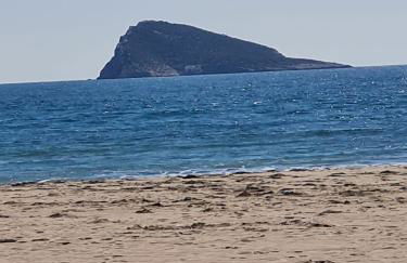 Elegant 2-Bedroom Apartment in Benidorm with Private Pool and Scenic Garden Views - Photo 23