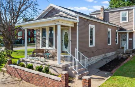 3BR Cozy Family Home with HotTub & Spacious Backyard - Foto 12