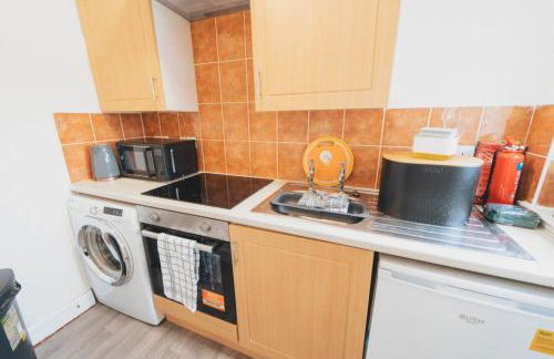 Top Floor 1BR Wishaw Flat with Parking - Foto 7