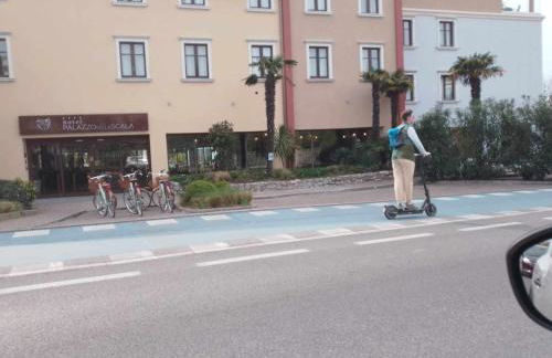 Residence MokyD13-piscina, WiFi, giardino,garage - Foto 37