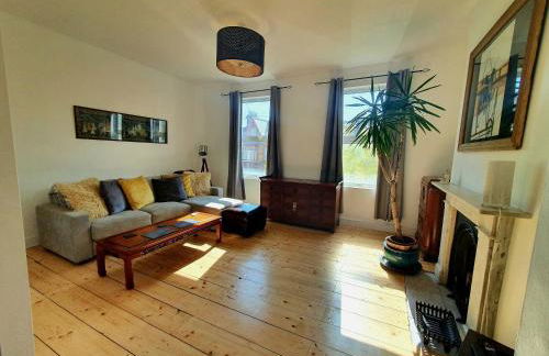 Sunny Apartment with a 10 minute walk to the Sea. - Foto 1