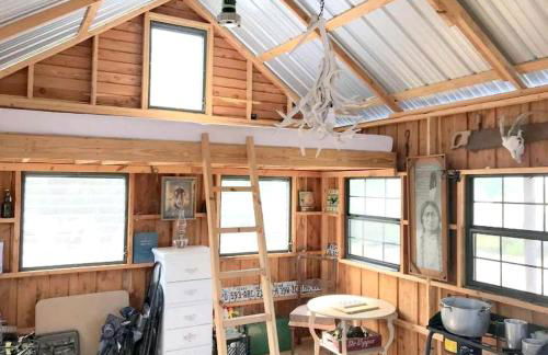 Rustic Off-the-Grid Cabin near Ample Outdoor Recreation in Harper, Texas - Photo 6