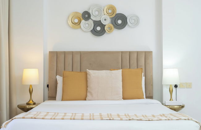 Marco Polo - Spacious Studio Lush View - Photo 7