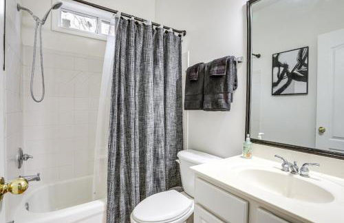 Modern Stone Mountain Home with Spacious Deck, Grill - Foto 29